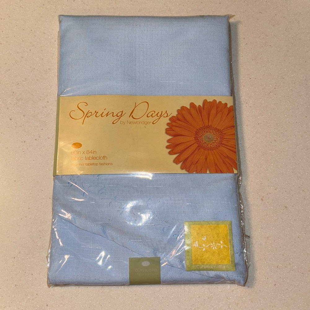 NWT Spring Blue Oval 60” x 84” Fabric Cutwork Pattern Table Cloth